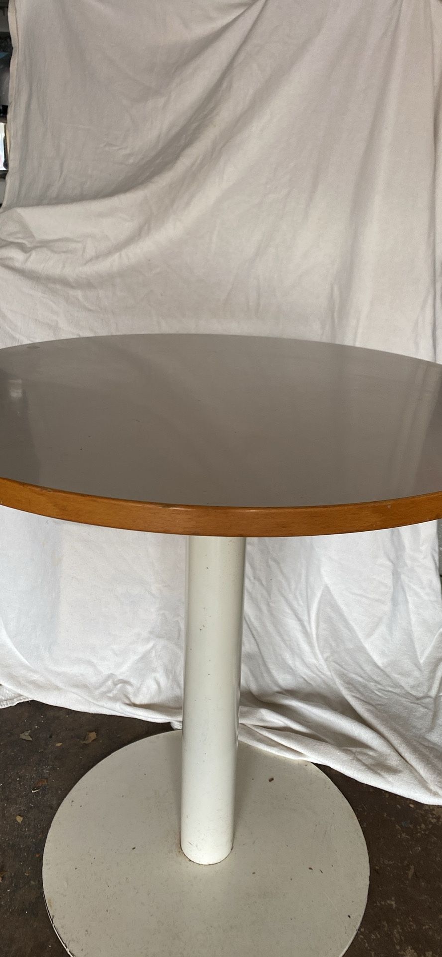 Round Formica Kitchen Table