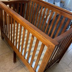 Real Wood Strong Baby Crib W/mattress Clean