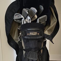 Ladies Wilson UltraLight Golf Clubs And Walking Bag