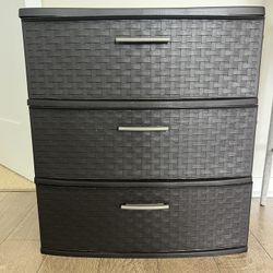 Plastic wicker 3 Drawer dresser 