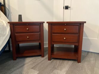 2 bedside tables with trays