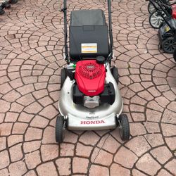Honda HRR 216 Self Propelled Smart Drive Mower