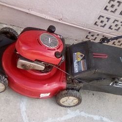 Craftsman Push Mower Perfectly Working Condition Tested Before Buy It 6.5 Hp. 190cc.    160$$ Cash 