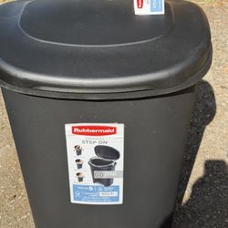 New Rubbermaid Step on Trash Cans