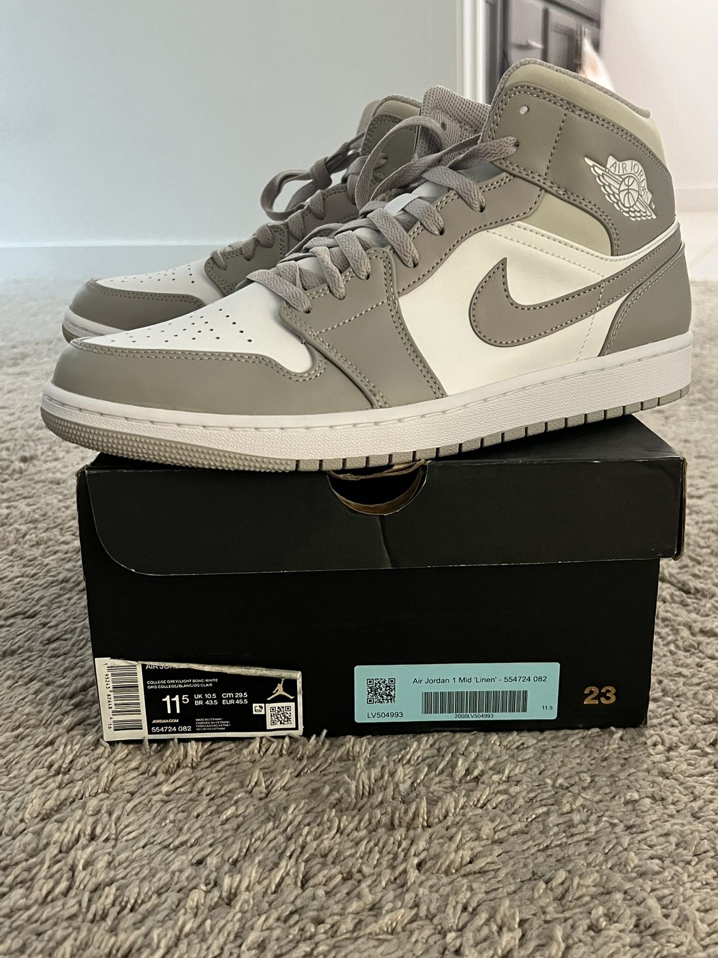 Brand New Jordan 1 “linen”