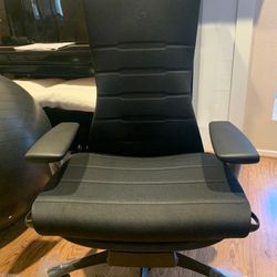 SaviorBack: Brand New Logitech Gaming Embody Chair Available In Black