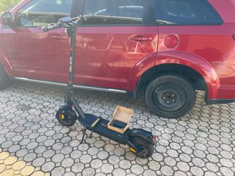 SDJIN YING G3 Pro Electric Adult Scooter 27 mph, Max Load Cap 280 lbs, Dual Brakes, Lighting & Signals, New Battery Charger. $300 Firm on Price