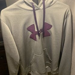 Under Armor  Size Large