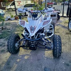YFZ 450 quad in excellent condition, current green sticker. It's an incredible toy
