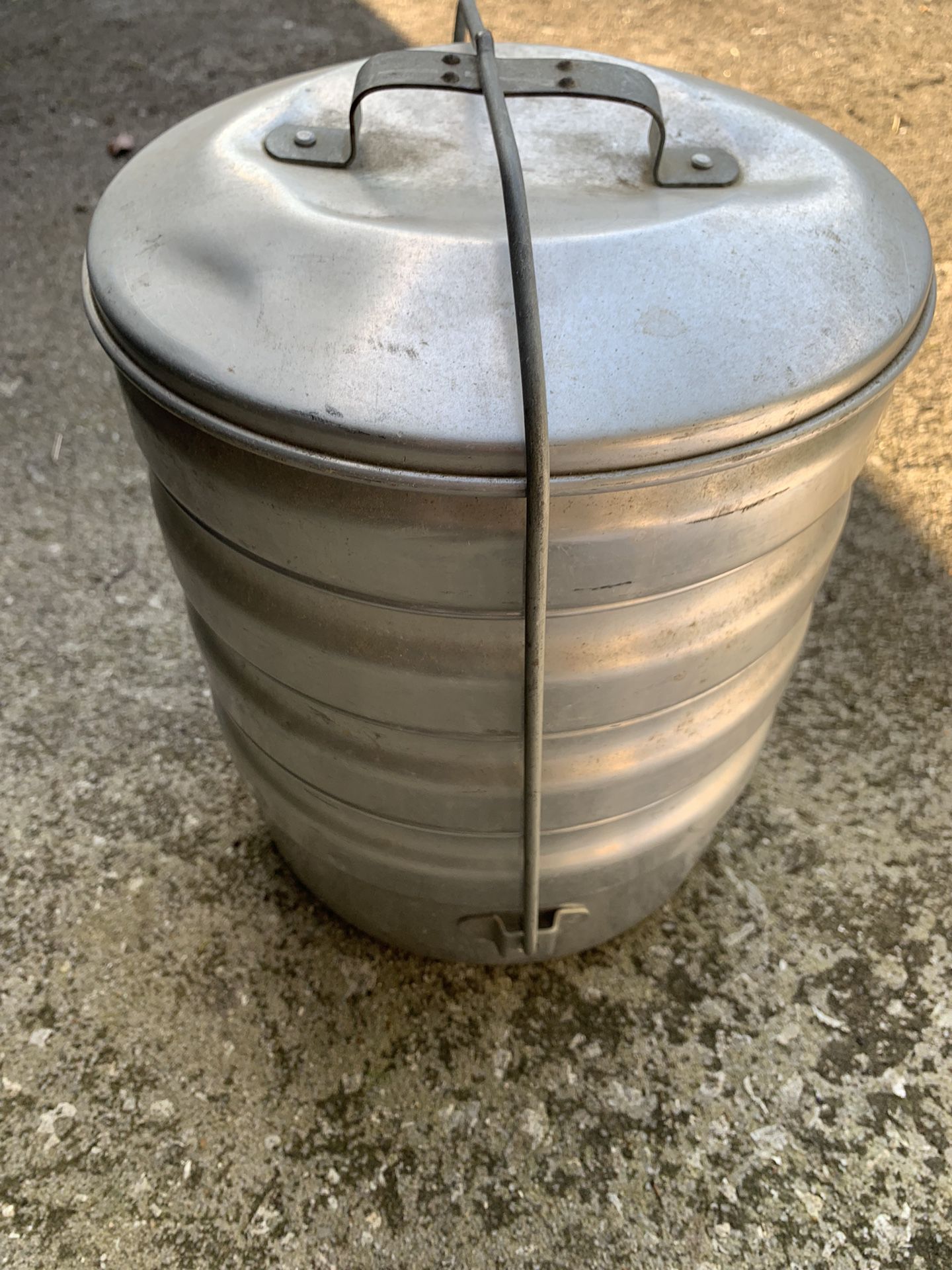 Vintage Stacking Aluminum Pans With Lid