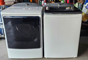 Kenmore Elite Washer & Gas Dryer. High Efficiency & Capacity