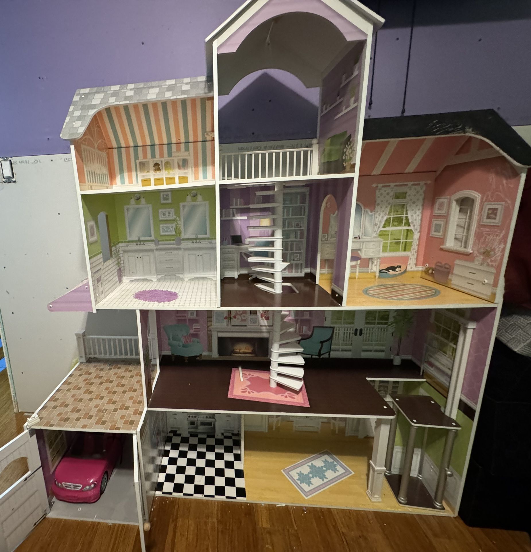 Doll House 