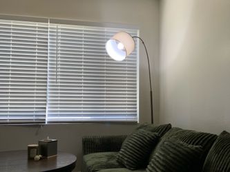 Arch Lamp with Adjustable Light Settings