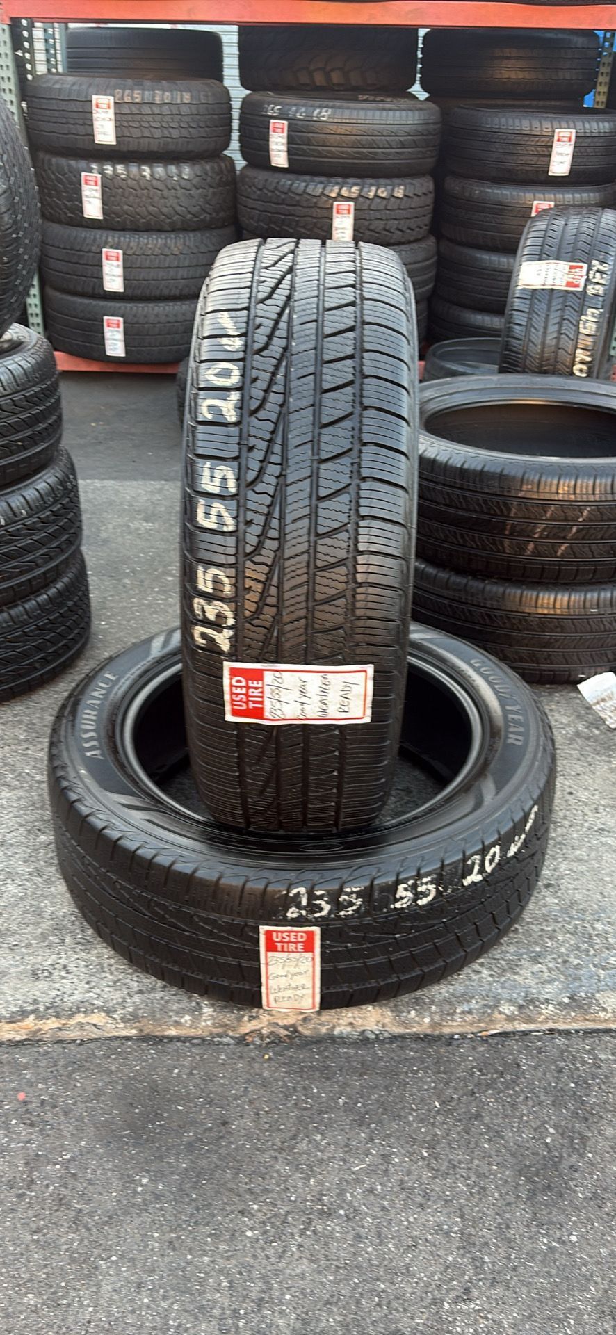 235/55/20 GOOD YEAR 2 TIRES SEMI NEW 