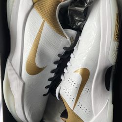 Kobe 5 Protro “Big Stage” Size 9.5