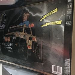 Surge camo 4 x 4 toy car