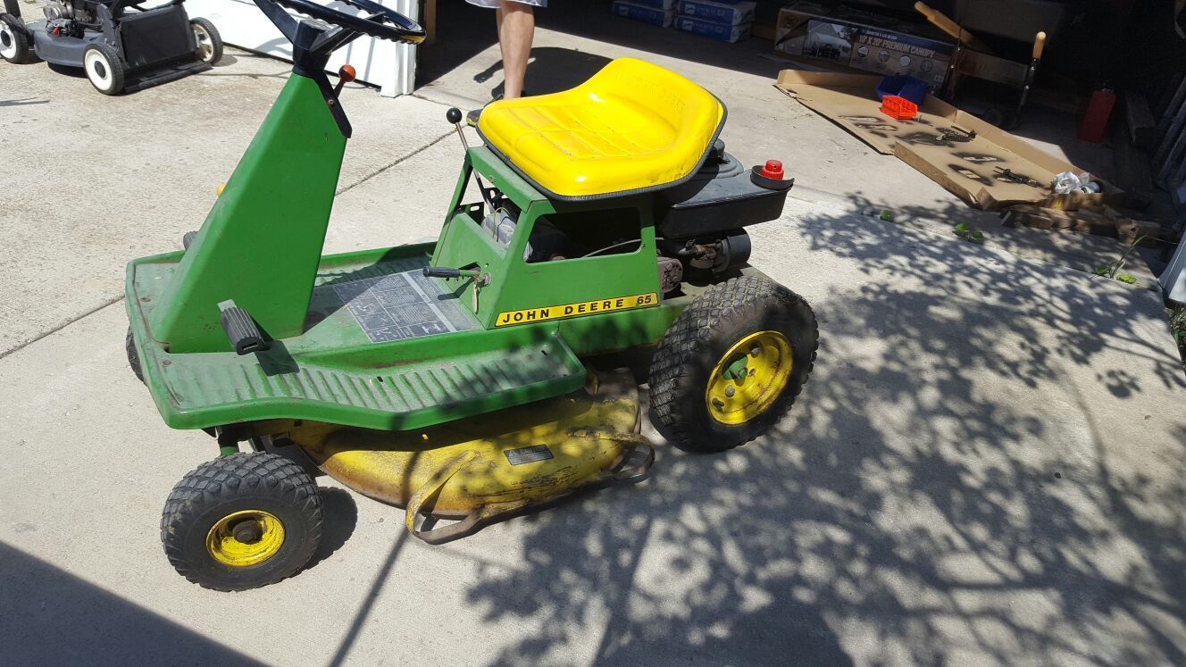 John Deere 65 riding mower