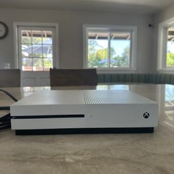 Xbox One S- EXCELLENT
