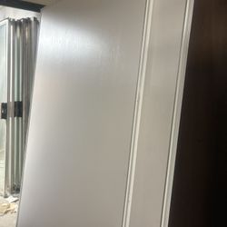 Set Of White Closet Doors Excellent Condition 