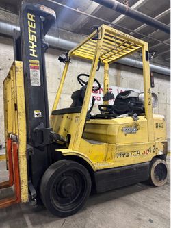 HYSTER forklift 5000 lb,3 stage, side shift