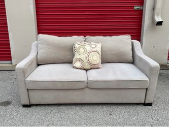 Beige sleeper sofa *FREE DELIVERY 🚚