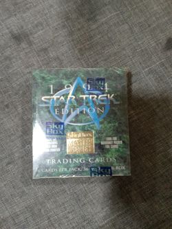 RARE SEALED BOX 36 PACKS 0F 1994 STAR TREK CARDS