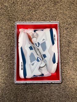 Air Jordan 4 Military Blue