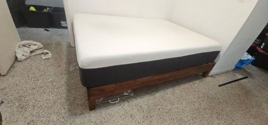 CoolGel Memory Foam Mattress and Wooden Bed Frame with mattress protector