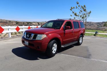 Nissan Pathfinder SE