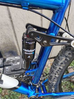 Giant mountain bike
