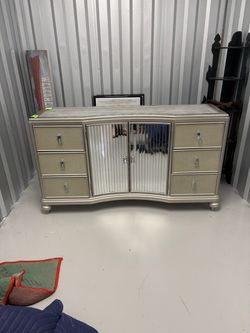 Champagne Mirrored Dresser with 6 Drawers