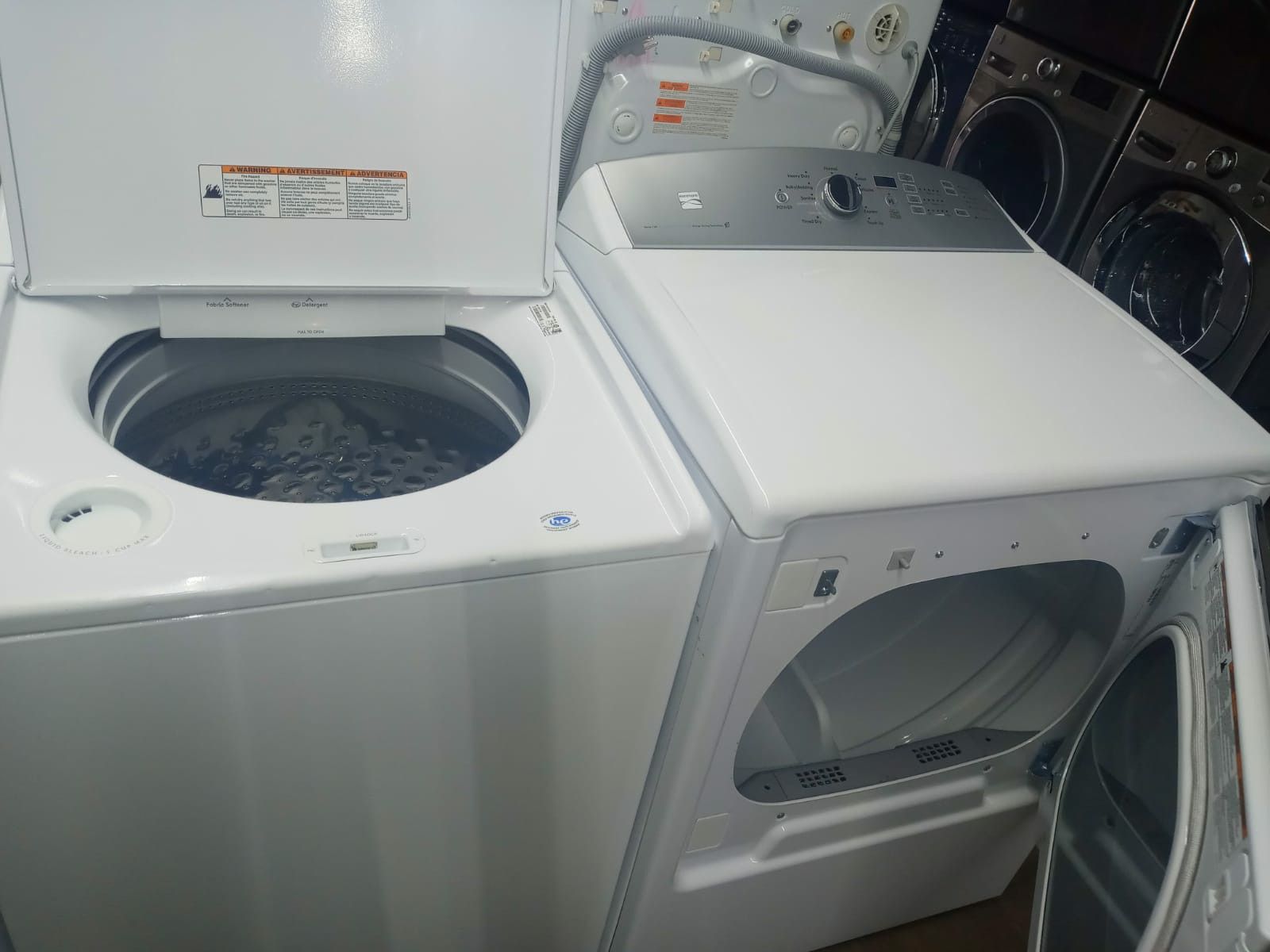 Kenmore washer and dryer electric nice set