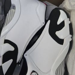 JORDAN RETRO ( SIZE 9)