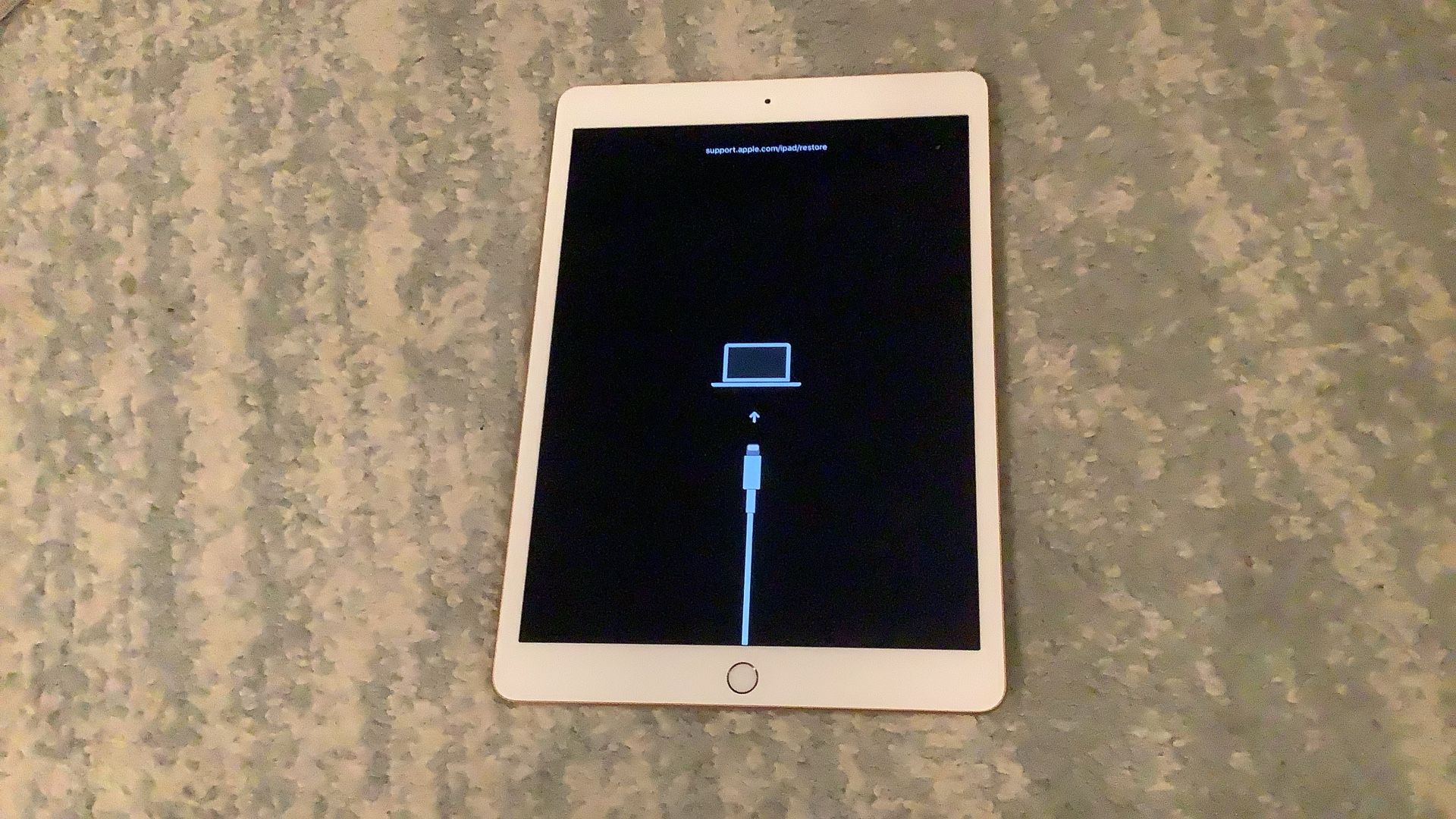 Apple iPad A2197 7th GEN (Wi-Fi Only) – FOR PARTS / REPAIR