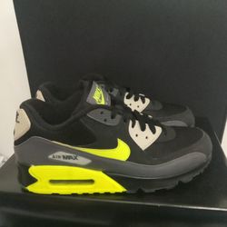 Air  MAX 90 MEN SIZE 10