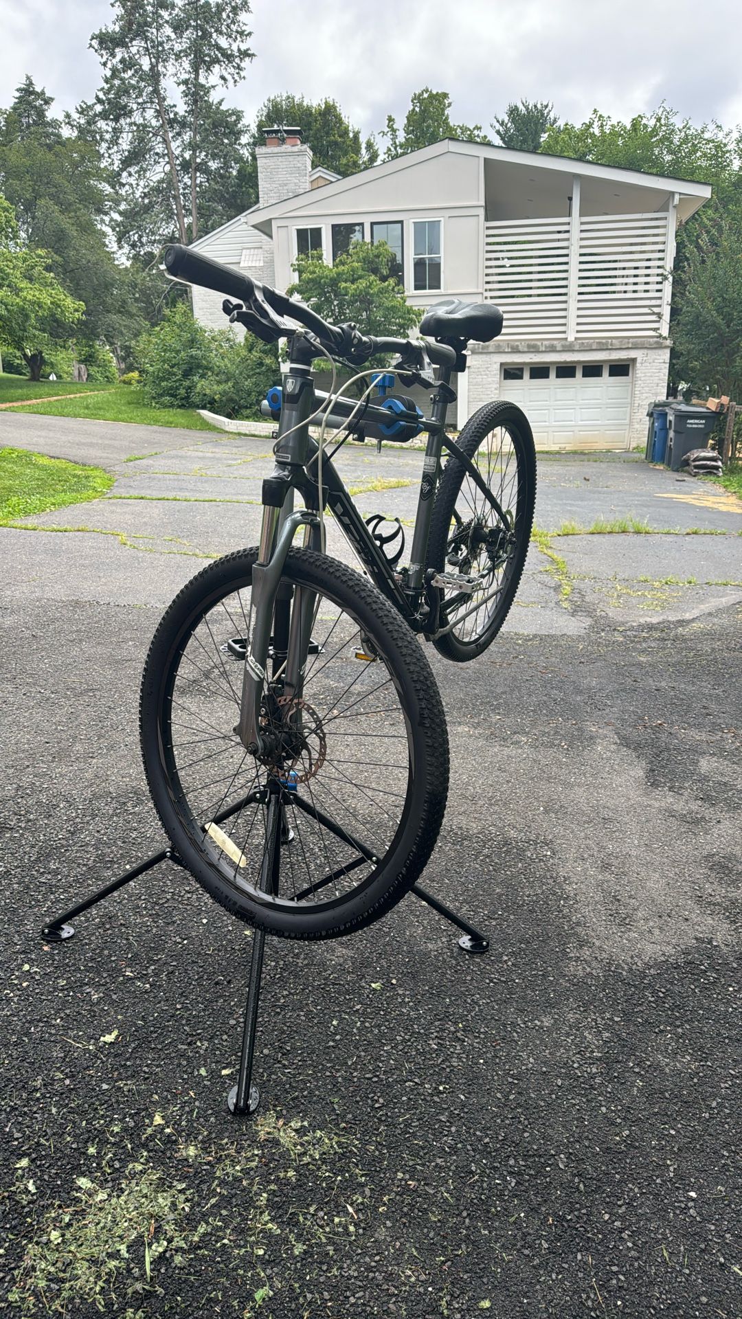 TREK HYBRID BIKE