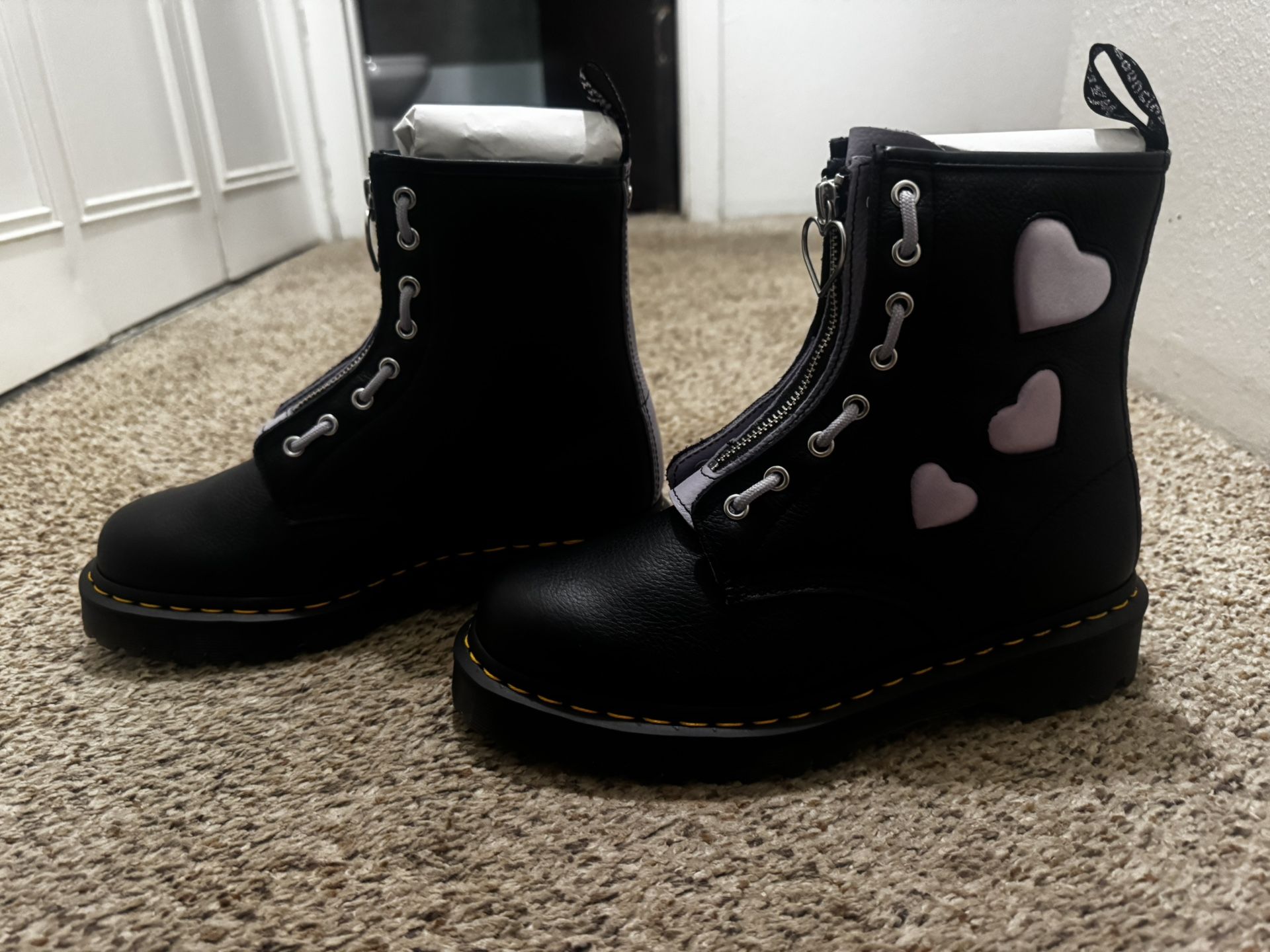 1460 ZIP HEART VIRGINIA SATIN LUX LACE UP BOOTS DOC MARTENS