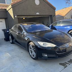 Tesla S