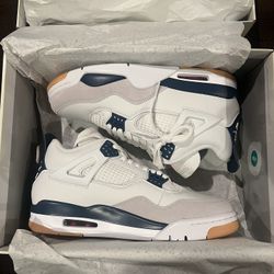 Jordan 4 SB Navy