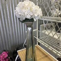 Heavy Vase W Flowers