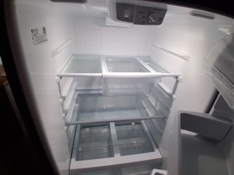 GE 17.5 cu. ft. Top Freezer Refrigerator in Black