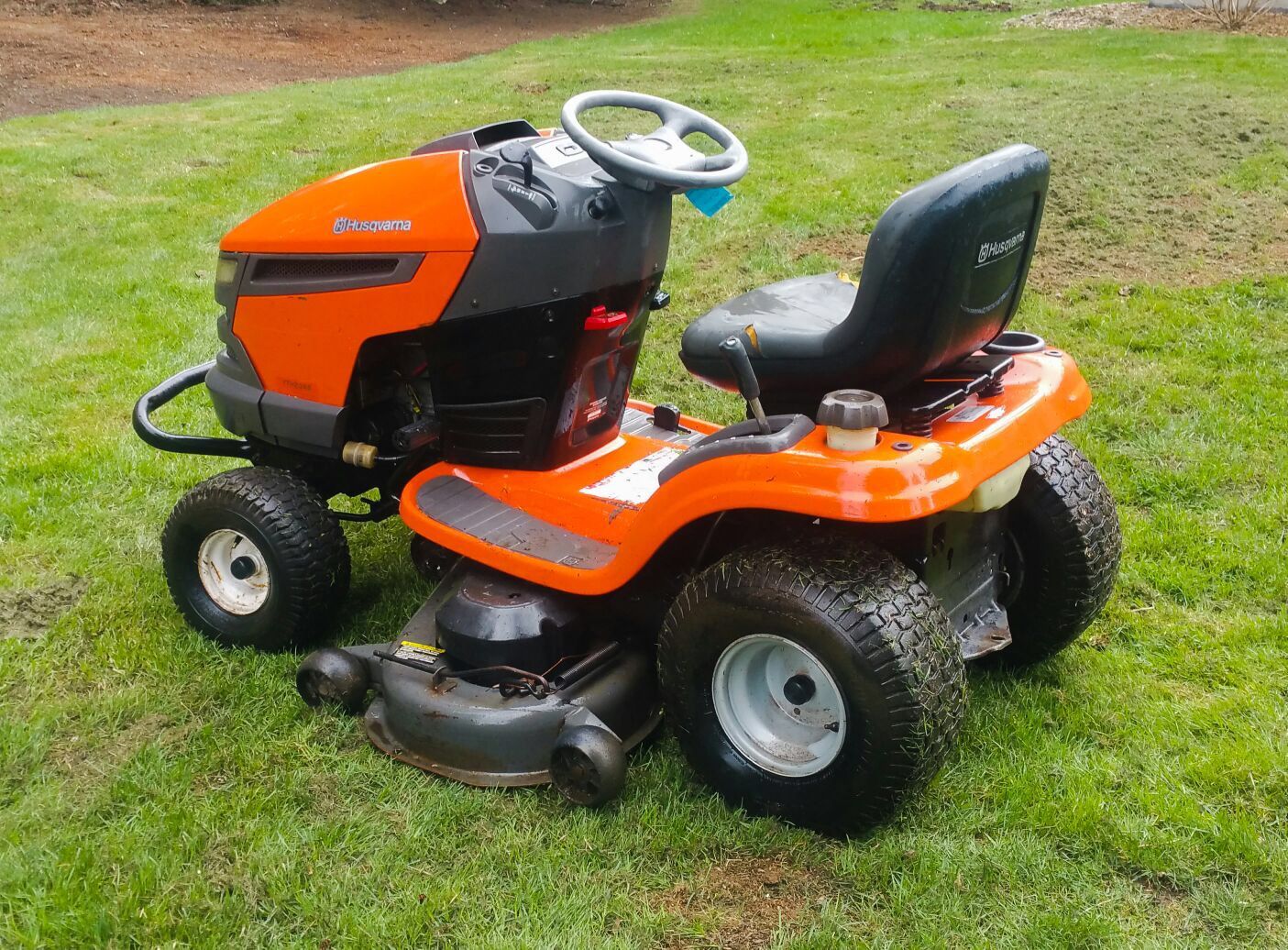 Husqvarna riding lawn mower for Sale in Redmond, WA OfferUp