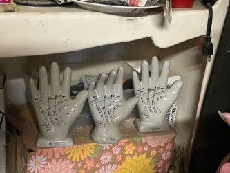 Palm reading statues set of 3