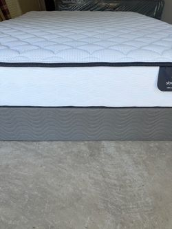 Queen Serta Mattress And Box Spring