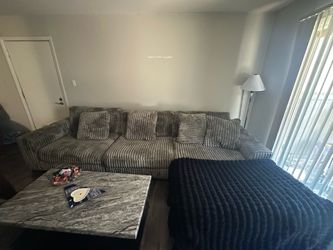 Couch set