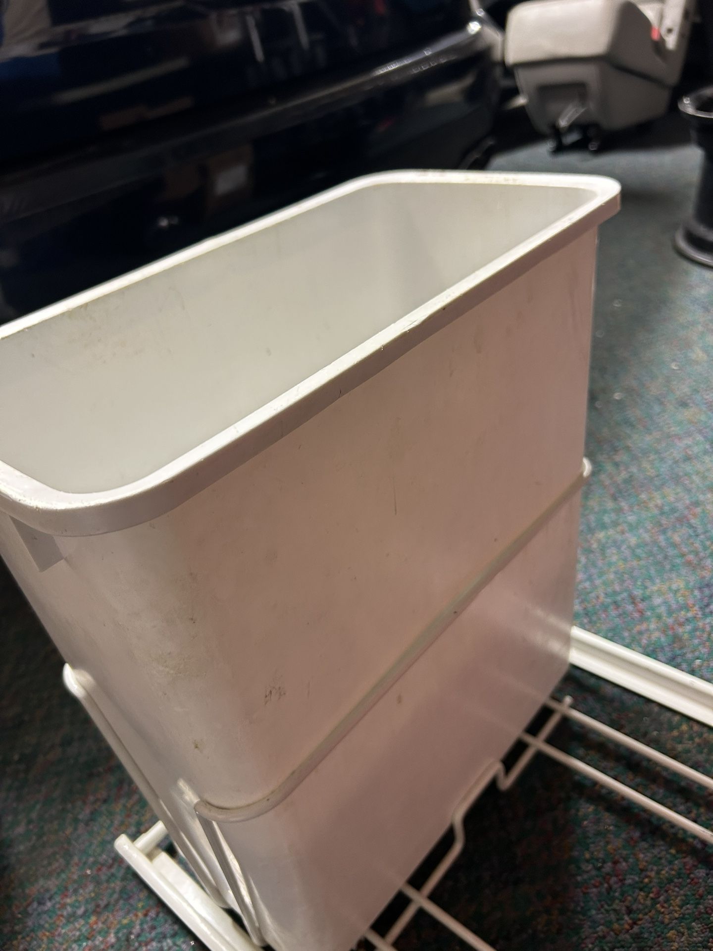 Trash can