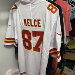 Travis Kelce Stitched  Jersey  Brand New!  Kansas City Chiefs  Size XL available  Shipping available  Located in pompano beach 