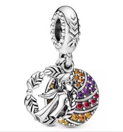 NEW Anna Dangle Charm.  From a clean and smoke-free household.  Bundle to save on shipping costs!  Shipping or Pick up Only at 23rd Street in Watervli