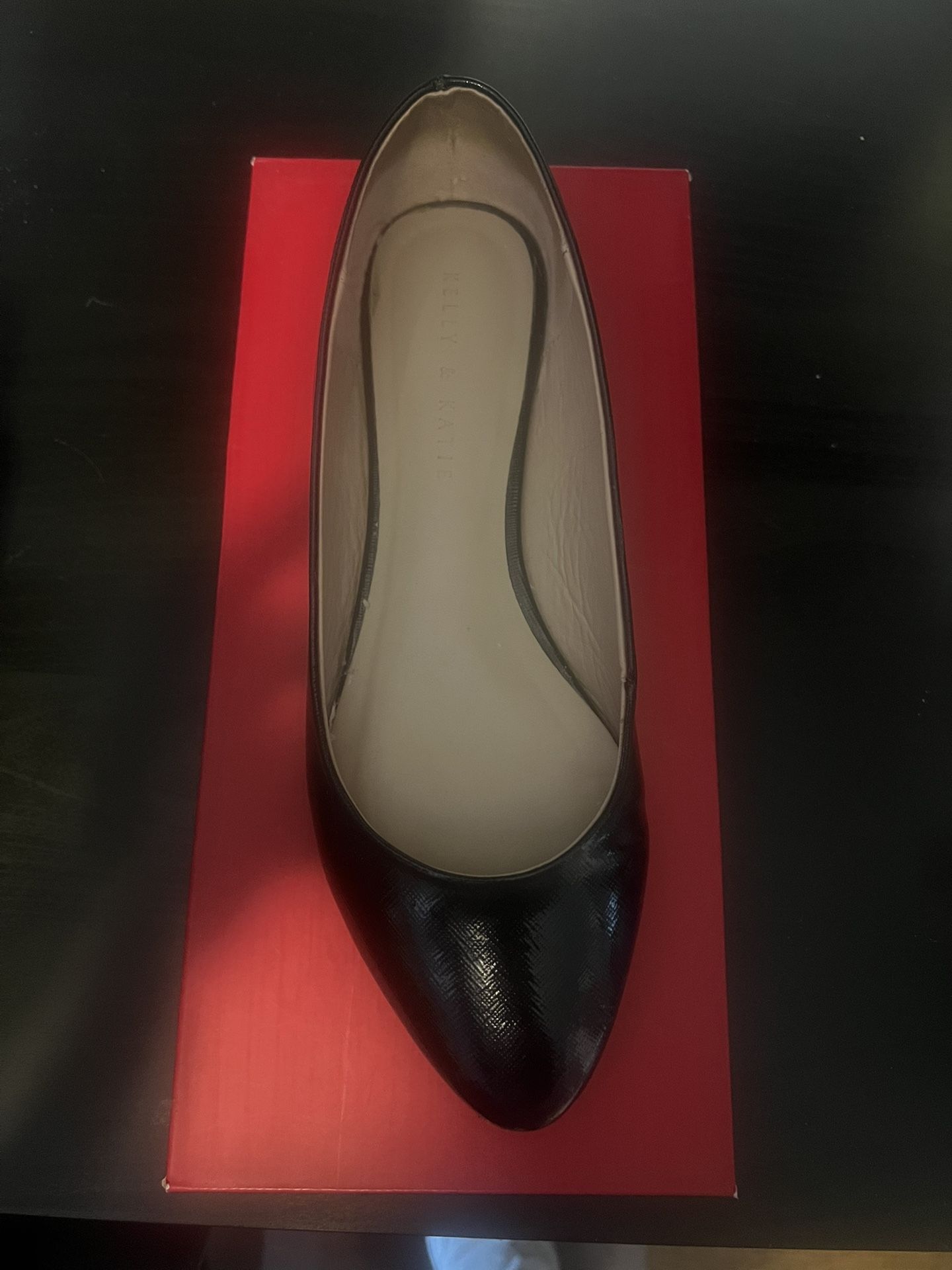 Kelly & Katie Flats Size 8