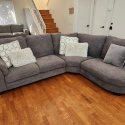 Modern Dark Gray Sectional – LIKE NEW – Must Go! 🔥